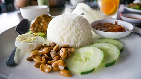 Nokuro/Alamy Nasi lemak is Malaysia’s (unofficial) national dish (Credit: Nokuro/Alamy)