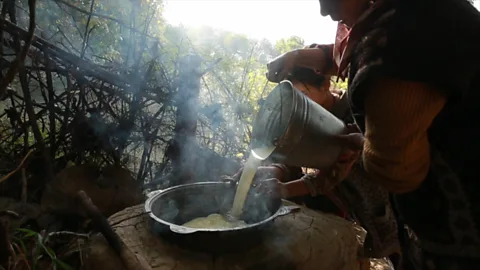 Mayank Soni Families live in the forest for two months during the harvest (Credit: Mayank Soni)
