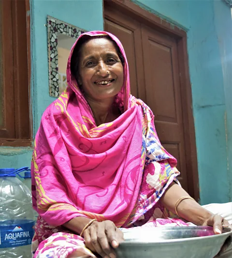 Aysha Imtiaz One Memon manages an informal money-lending system or ‘kitty’ where contribute a certain amount per month (Credit: Aysha Imtiaz)
