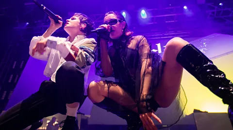 Khám Phá Bí Ẩn của Lo Vi Song Blacker - Thủ Thuật Đặc Biệt Trong Dòng Nhạc Việt