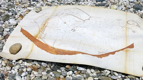 Nick Dall A reproduction of a 1650s map of Table Bay includes the position of the Haarlem wreck (Credit: Nick Dall)