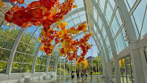Dale Chihuly's artpiece: Glasshouse Sculpture