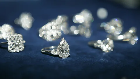 Synthetic vs Real Diamonds