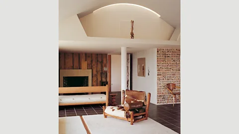 Richard Powers Architect Berthold Lubetkin’s penthouse features natural materials such as rough-cut timber