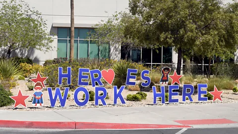 Heroes sign at medical centre in Las Vegas on 21 April 2020