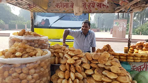 Charukesi Ramadurai Street vendors know the palate of their customers and tailor each pani puri order (Credit: Charukesi Ramadurai)