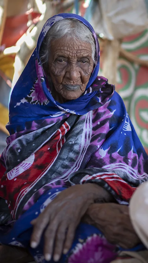 Matt Stirn Medina, a 98-year-old Hasania nomad, has seen firsthand how the climate has changed in the Sahara during her lifetime (Credit: Matt Stirn)