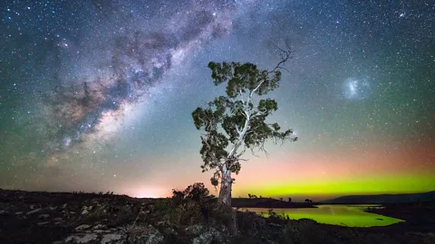 Luke Tscharke Most people know of the Northern Lights, but the southern hemisphere has its own lightshow (Credit: Luke Tscharke)