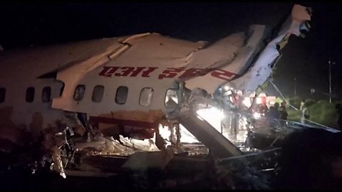 India Air crash survivor recounts final minutes in plane - BBC News