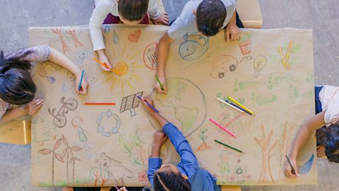 Children are drawing things they would like to find out about in their local area