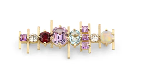 Goldsmiths’ Fair The Lifeline brooch by Shimell and Madden was created by re-setting gemstones from the client’s existing jewellery collection (Credit: Goldsmiths’ Fair)