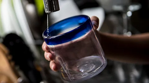 What happens if you drink out of the same water glass for a week