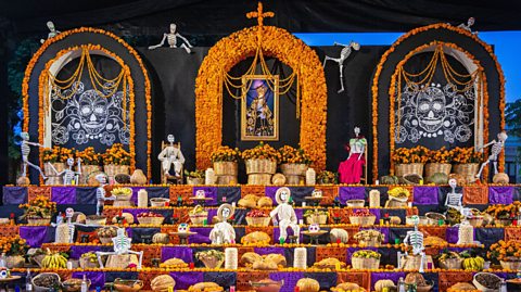 Public ofrenda in Mexico City.