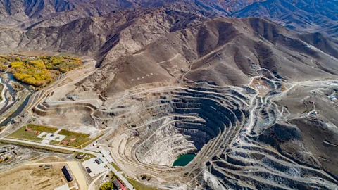 Shen Longquan/ Getty Images One of the largest mining pits in the world, with 84 types of minerals, is the 'No.3 pegmatite’ in Xinjiang, China (Credit: Shen Longquan/ Getty Images)