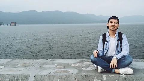 Jimmy Mo Jimmy Mo says he doesn't turn in until 0200 most nights, as he crams hobbies and online classes in after work