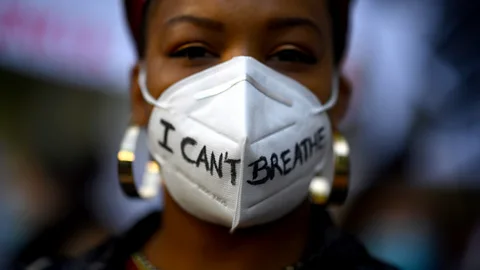 Gabriel BOUYS / AFP Getty Images A woman wears a mask reading "I can't breathe" in Madrid, on 7 June, 2020, during a demonstration against racism and in solidarity with the Black Lives Matter movement