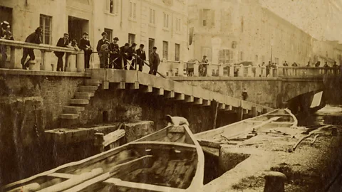 Civico Archivio Fotografico, Milano At its peak the network of canals spanned the city and beyond, linking Milan to major rivers and lakes (Credit: Civico Archivio Fotografico, Milano)