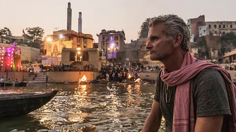 John Stanmeyer/National Geographic Paul Salopek walked almost 4,000km across north India, reporting on the nation's silent water calamity (Credit: John Stanmeyer/National Geographic)