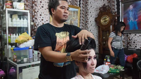 SOPA Images Limited/Alamy Born into a male body but taking on female gender roles, calabai often work in beauty salons or as wedding planners (Credit: SOPA Images Limited/Alamy)