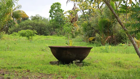 Rijksmuseum Objects such as a "kappa" (a cast-iron kettle) and a "troncos" (a foot restraint) help make more tangible the experiences of the enslaved (Credit: Rijksmuseum)