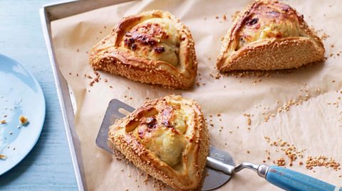 Click or tap for Cypriot flaounes
