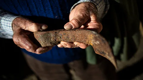 Susana Girón The practice and tools of resin extraction were often passed down from generation to generation (Credit: Susana Girón)