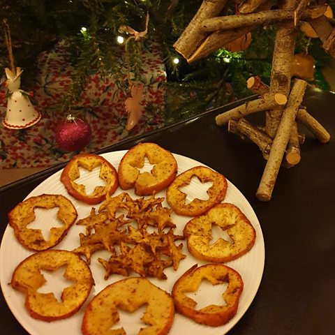 A plate of cinnamon apple slices.