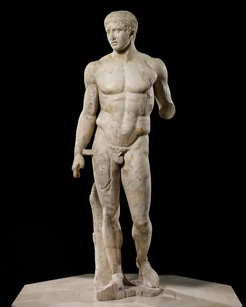 The Minneapolis Institute of Art The Blue Boy strikes the same pose as classical sculptures – considered to be the height of masculine elegance in the 18th Century (Credit: The Minneapolis Institute of Art)