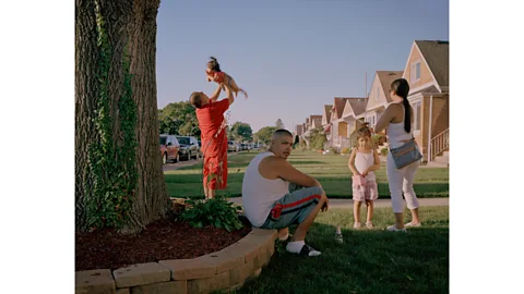 Paul D'Amato Bungalow Family with Last Ash Tree, Midway, Chicago, USA, 2018 (Credit: Paul D'Amato)