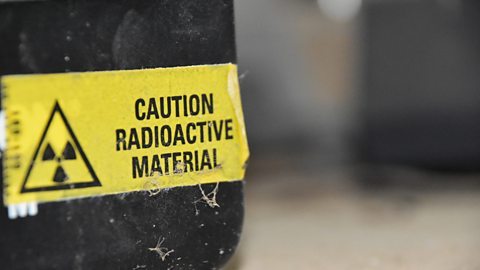 Radioactive materials warning label