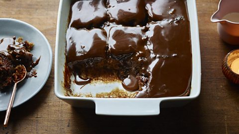 Puddings sticky toffee pudding