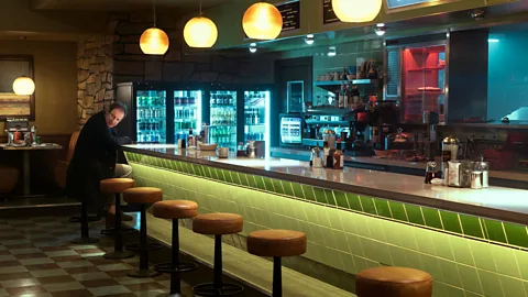 Netflix One of the most challenging episodes, adapted from the issue 24 Hours, sees a diner being held hostage by the mentally unstable John Dee (David Thewlis) (Credit: Netflix)