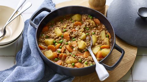 Budget turkey pea and potato curry