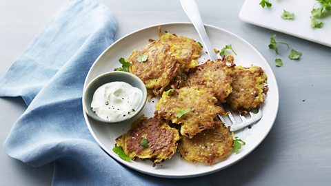 ˿ Food's potato latkes.