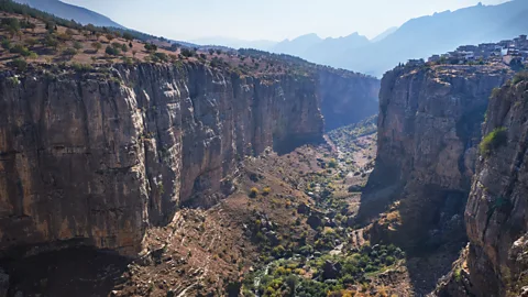 Simon Urwin Kurdistan's Rawanduz Canyon is part of the "50-mile maze of gorges and canyons" Hamilton faced (Credit: Simon Urwin)