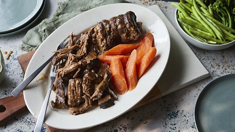 Slow cooker roast beef