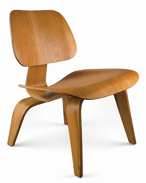 MMFA, Christine Guest LCW [Low-Chair-Wood] chair, 1945-1946, designed by Charles and Ray Eames and produced by Herman Miller Furniture, Zeeland, Michigan (Credit: MMFA, Christine Guest)