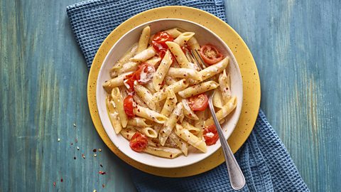 Microwave creamy fresh tomato pasta