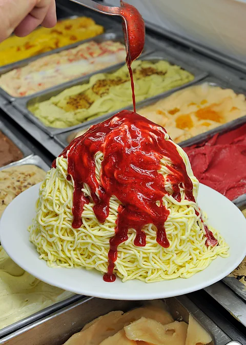 Spaghettieis: a trick ice cream sundae