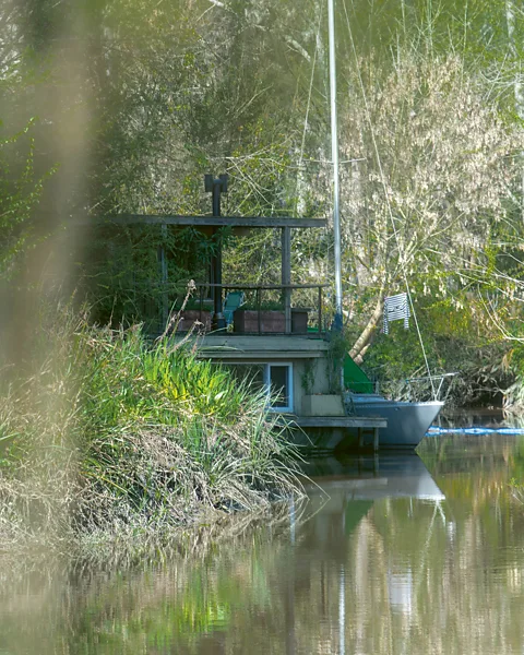 Daniel Fernandez Harper An ecological community in Argentina is home to several houseboats including Mini (Credit: Daniel Fernandez Harper)