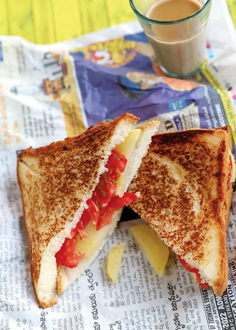 Karam Puri The sandwich is filled with potato, cheese, capsicum and other vegetables (Credit: Karam Puri)