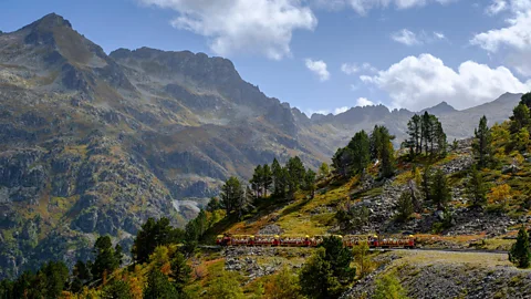 Westend61 GmbH/Alamy The Train d'Artouste winds through the Vallee du Soussoueou in the French Pyrenees (Credit: Westend61 GmbH/Alamy)