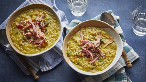 Slow cooker pea and ham soup