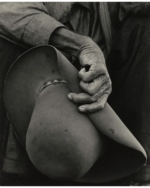 Dorothea Lange / National Gallery of Art, Washington On the Plains a Hat is More than a Covering, 1938 (Credit: Dorothea Lange / National Gallery of Art, Washington)