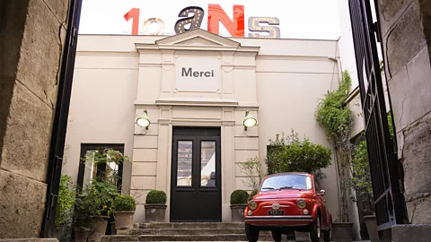 Soma/Alay Paris regorge de galeries marchandes et d'arcades historiques, mais les locaux aiment aussi Merci dans le Marais, une version moderne du grand magasin parisien (Crédit : Soma/Alay)