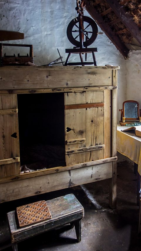 Medieval box store bed