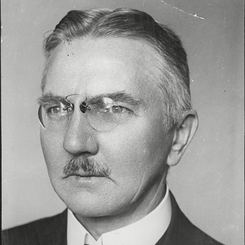 Dr Hjalmar Schacht