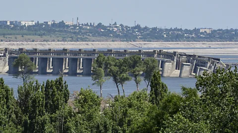 Getty Images The Kakhovka dam in Ukraine was breached in the early hours of 6 June 2023 (Credit: Getty Images)