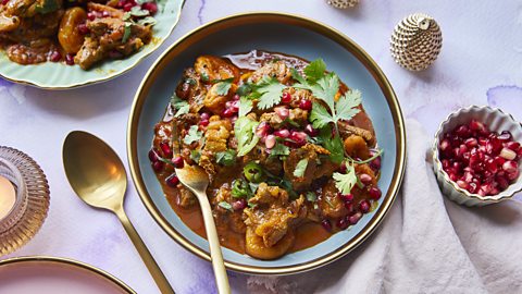 Lamb, saffron and apricot curry