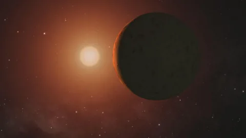 NASA Υπάρχουν τουλάχιστον τρεις πλανήτες σε τροχιά γύρω από τον κόκκινο νάνο TRAPPIST-1 που υπάρχουν στην "κατοικήσιμη ζώνη" των αστεριών όπου θα μπορούσε να υπάρχει υγρό νερό (Πιστωτική: Nasa)